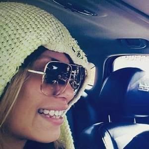 Meet your Posher, Aneri